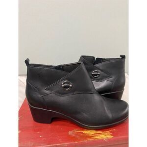 Clarks Malia Surf Women's Black Leather Ankle Boots Size 8.5 with Buckle Detail